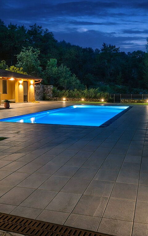 Le Driadi: basseng, Eksteriør, Utendørs