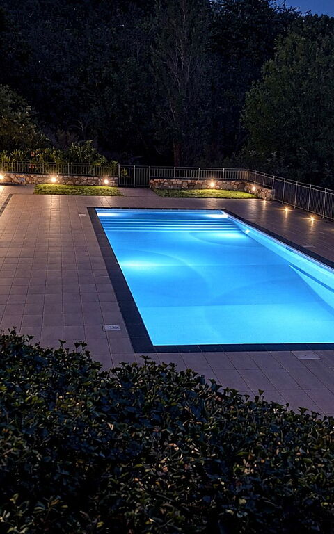 Le Driadi: basseng, Eksteriør, Utendørs