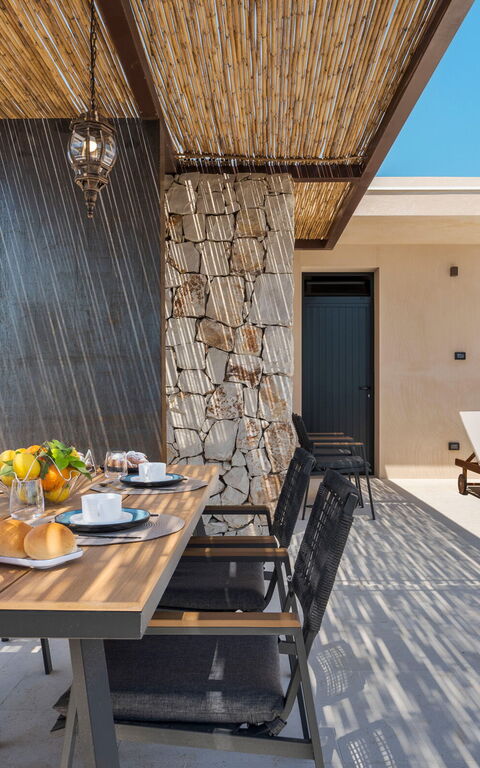 Eos Villa: Balkong / terrasse / uteplass, basseng, Eksteriør, Utendørs