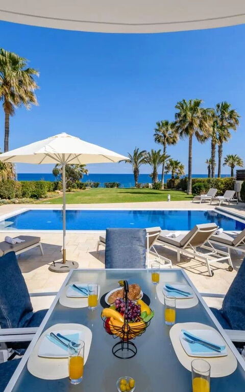 Royal Beachfront Villa: basseng, Eksteriør, Hage, Utendørs, Visningar