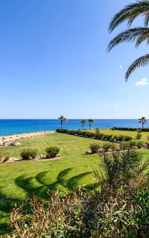 Royal Beachfront Villa: Eksteriør, Hage, Utendørs, Visningar