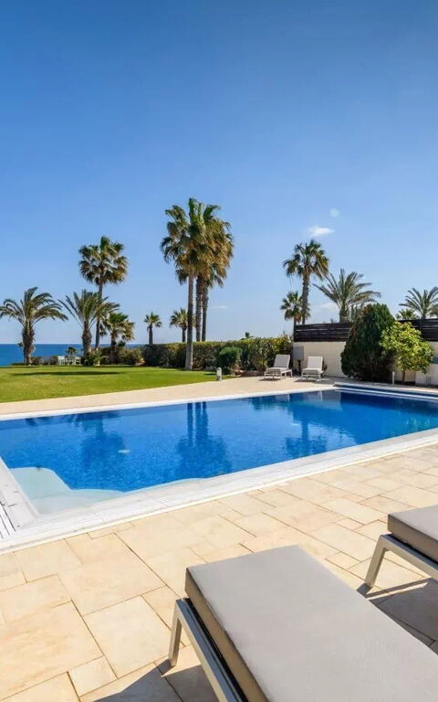 Royal Beachfront Villa: Eksteriør, Hage, Utendørs, Visningar