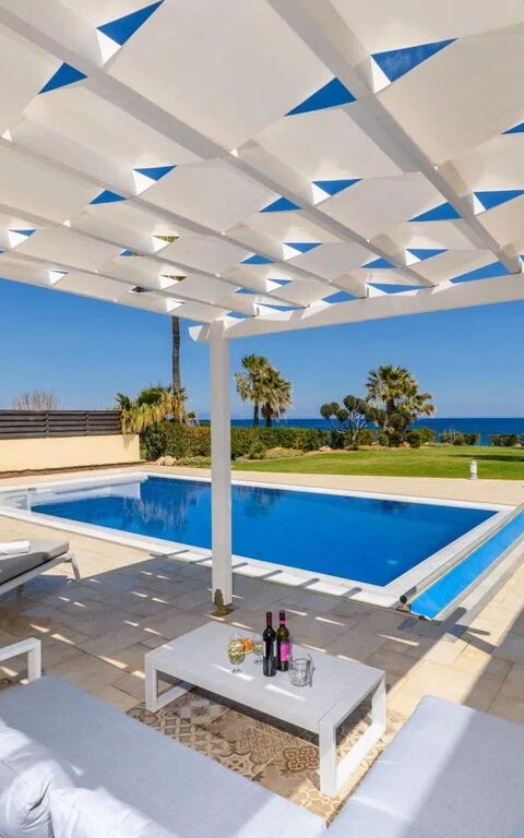 Royal Beachfront Villa: basseng, Eksteriør, Hage, Utendørs, Visningar