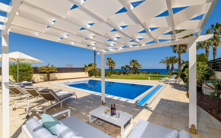Royal Beachfront Villa: basseng, Eksteriør, Hage, Utendørs, Visningar