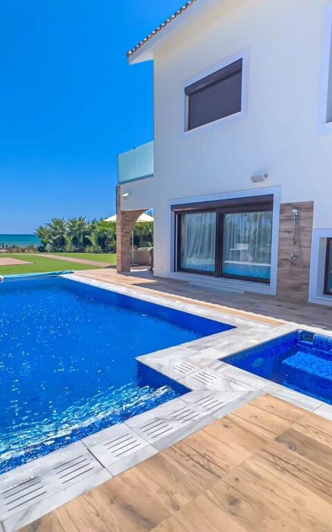 Serenity Seafront Villa: basseng, Eksteriør, Utendørs