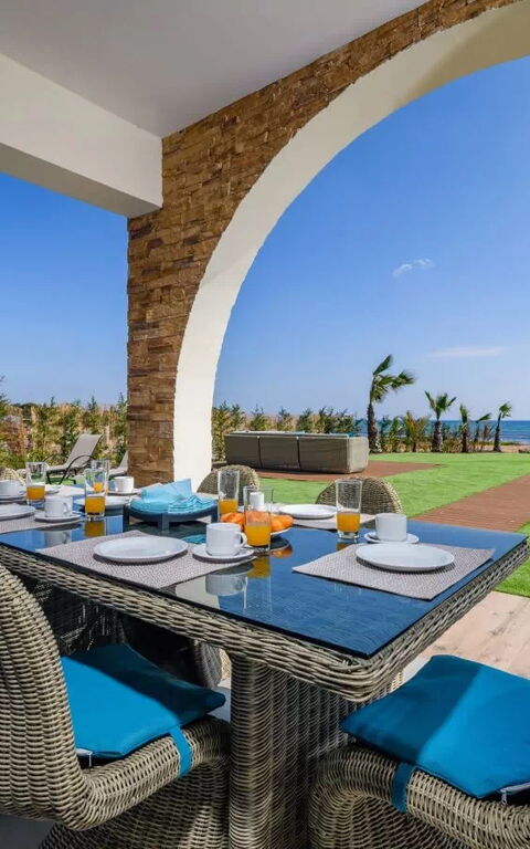 Serenity Seafront Villa: Balkong / terrasse / uteplass, Eksteriør, Utendørs