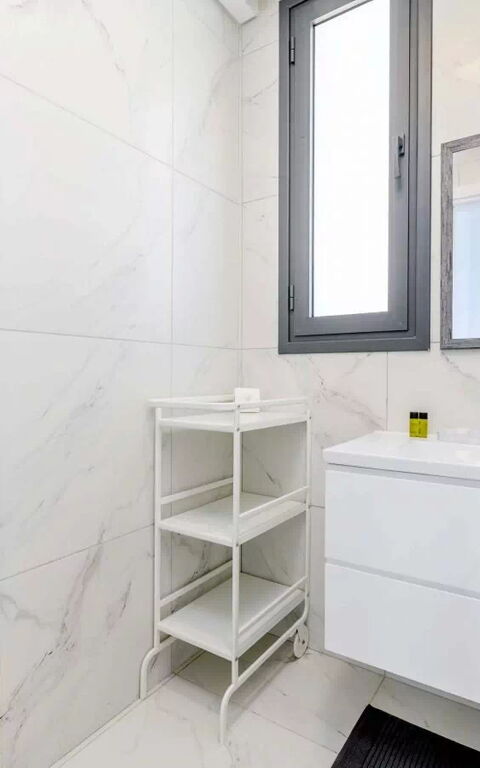 By the Beach - Royal Sapphire Villa: Baderom