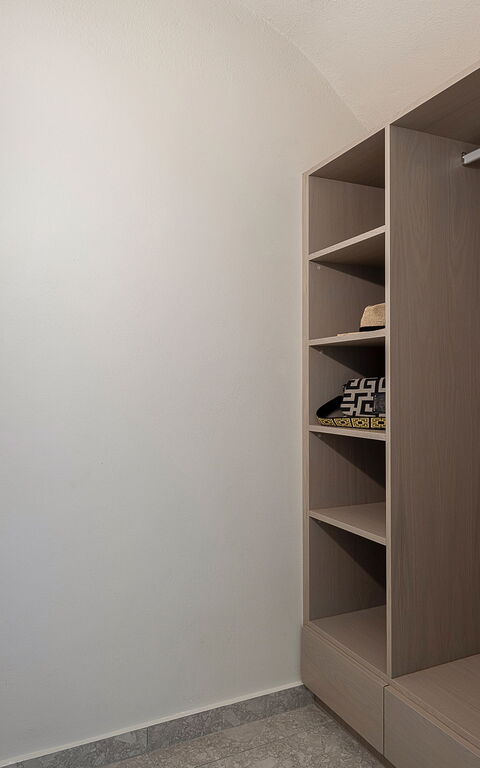 Ares Luxurious Residence: soverom