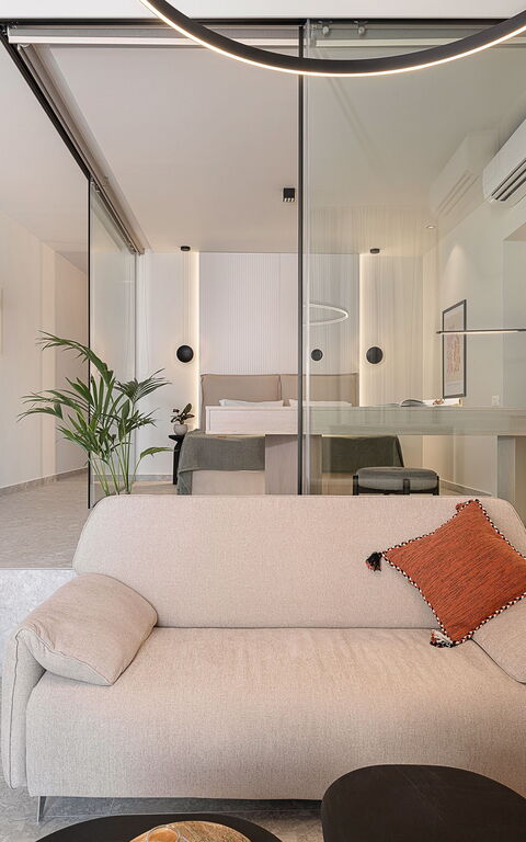 Ares Luxurious Residence: Stue