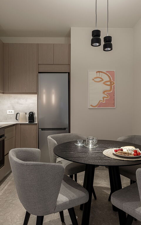 Ares Luxurious Residence: Kjøkken, Lunsjrom