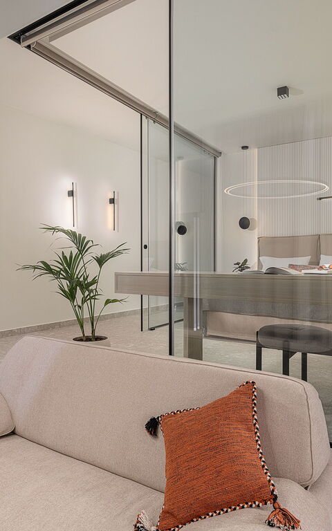 Ares Luxurious Residence: Stue