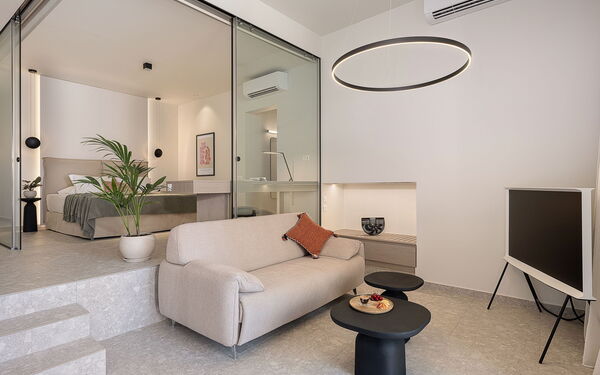 Ares Luxurious Residence: soverom, Stue