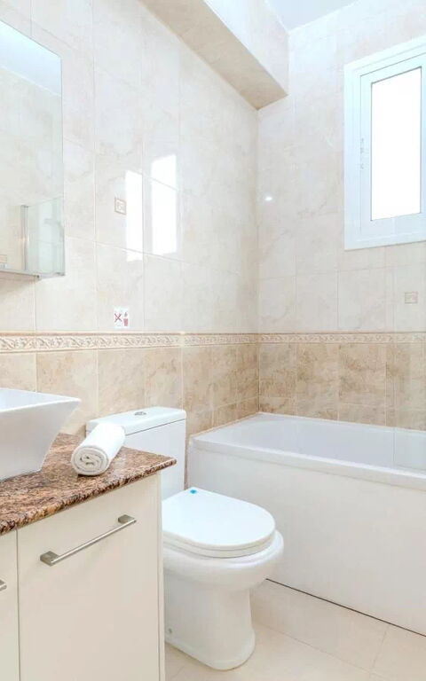Aya Thekla Beach House: Baderom