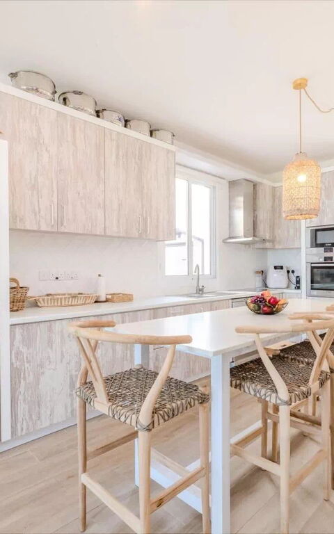 Aya Thekla Beach House: Kjøkken, Lunsjrom