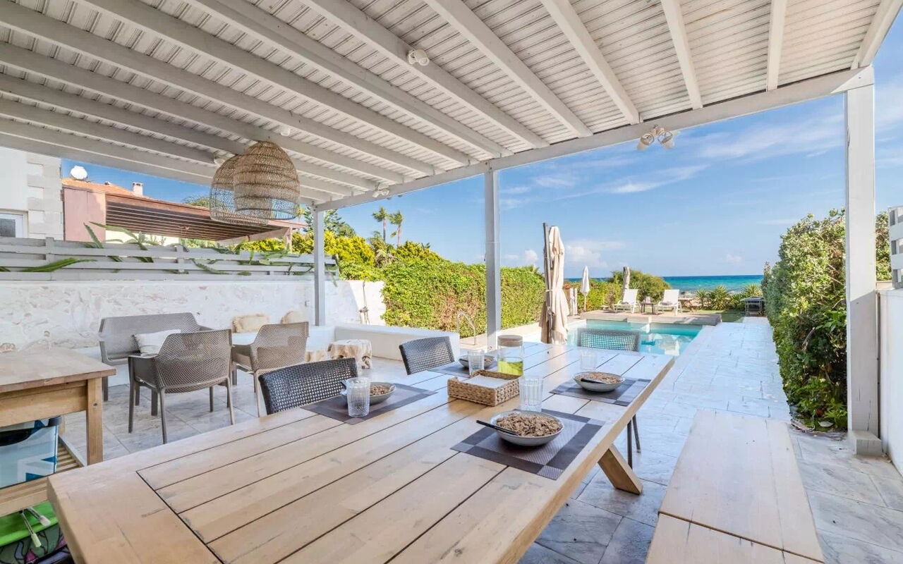 Aya Thekla Beach House: Balkong / terrasse / uteplass, basseng, Eksteriør, Utendørs