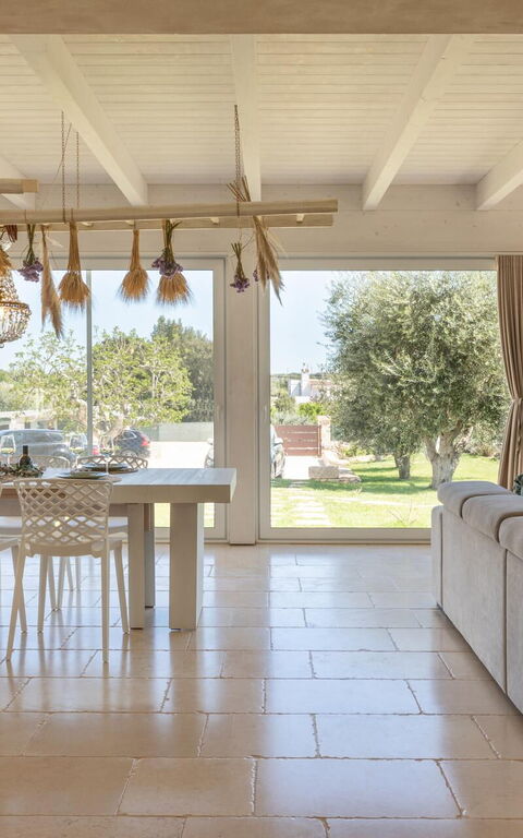 Villa Calanthia: Lunsjrom, Stue