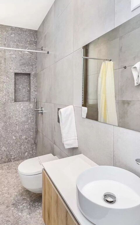 Azure Seaview- Garnet Villa: Baderom