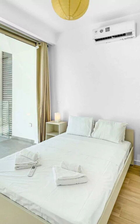 Azure Seaview- Garnet Villa: soverom
