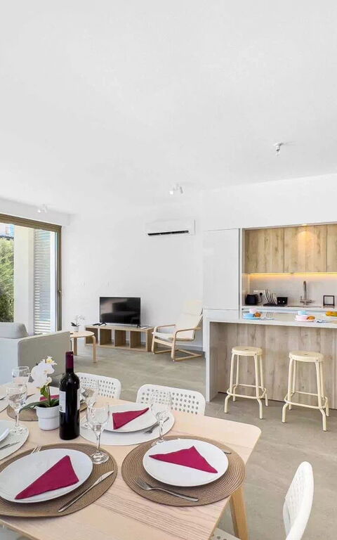 Azure Seaview- Garnet Villa: Lunsjrom