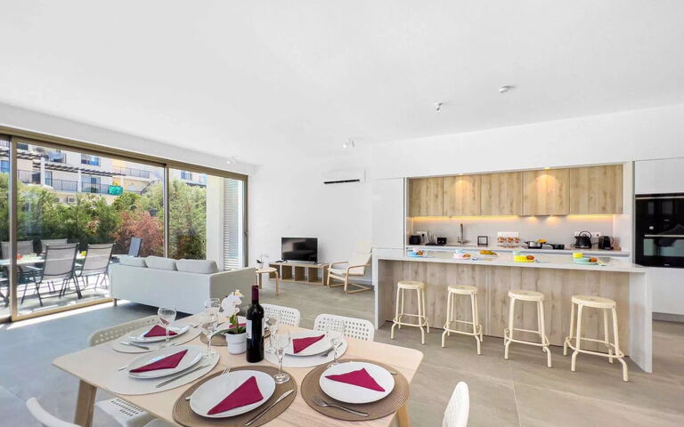 Azure Seaview- Garnet Villa: Lunsjrom