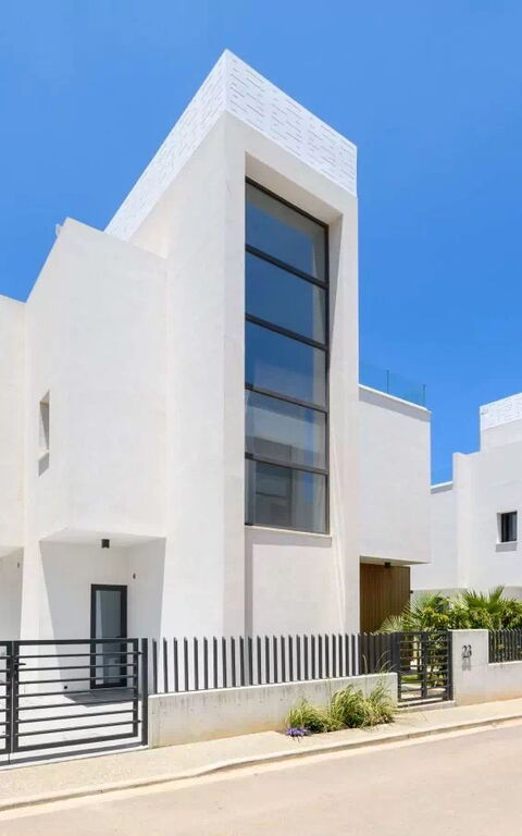 By the Beach - Blue Topaz Villa: Hovedinngang