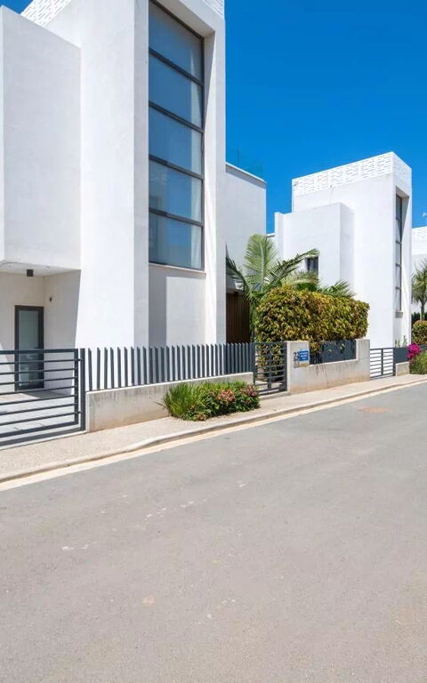 By the Beach - Blue Topaz Villa: Hovedinngang