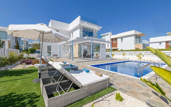Mylos Lifestyle Seaview Villa #15: basseng, Hage