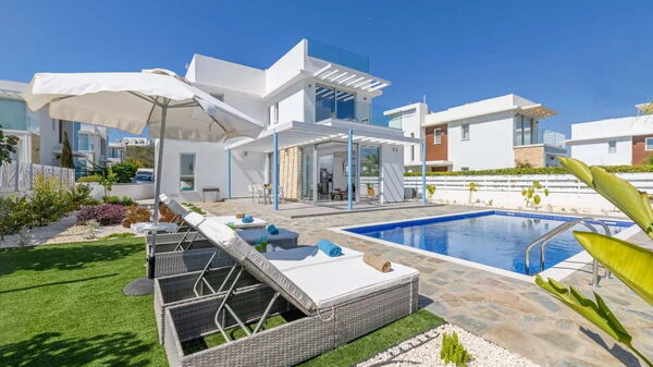 Mylos Lifestyle Seaview Villa #15: basseng, Hage