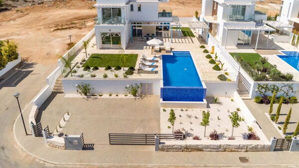Mylos Lifestyle Seaview Villa #21: basseng