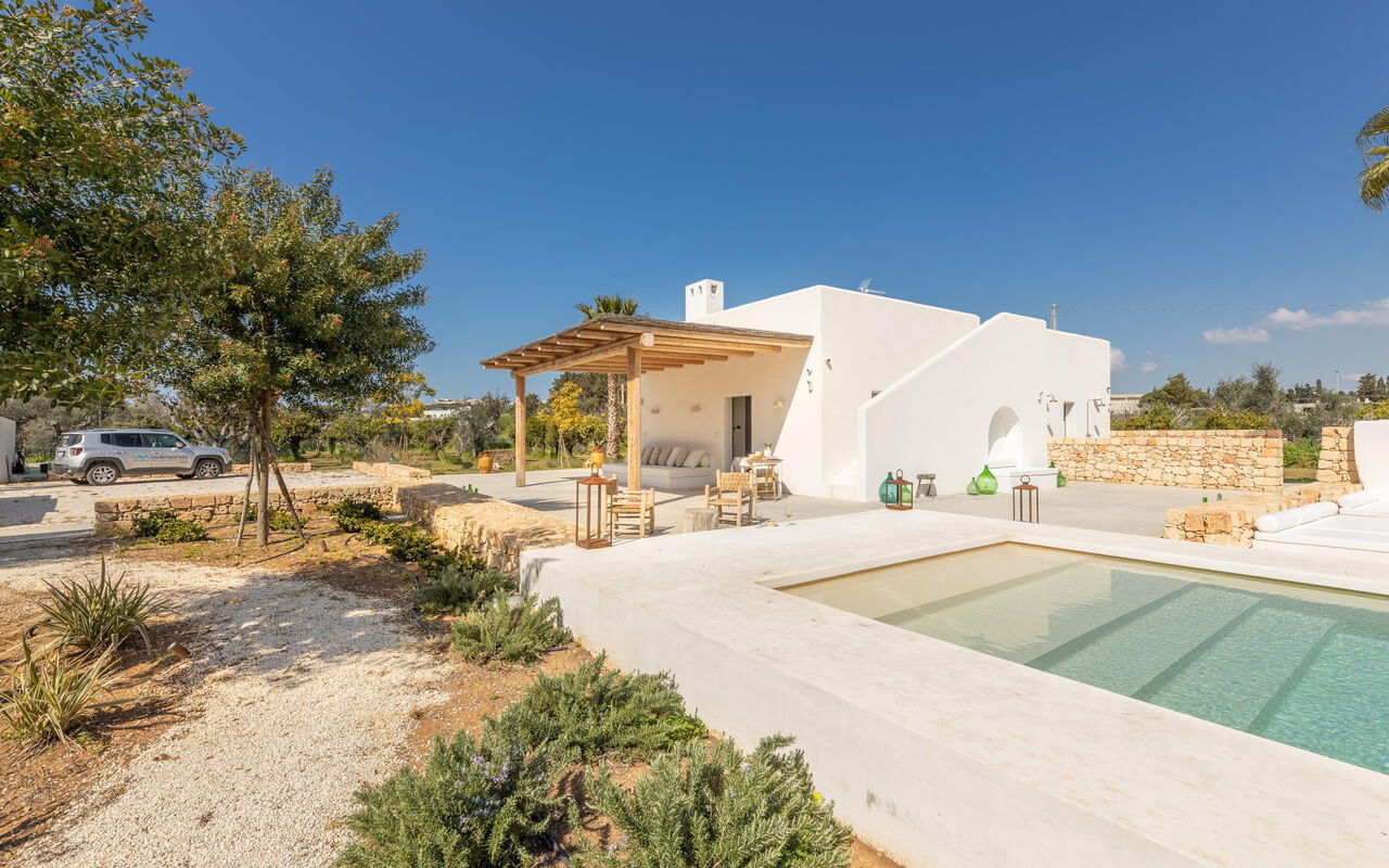 Villa Panacea: Balkong / terrasse / uteplass, basseng, Eksteriør, Hage, Utendørs