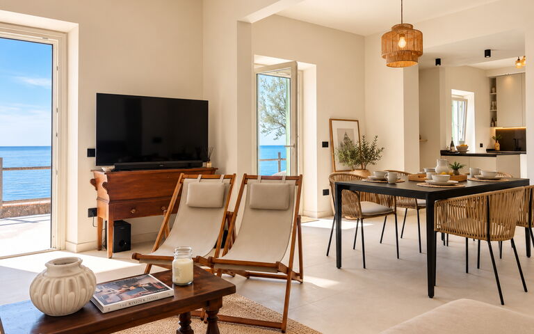 Roc Villa: Lunsjrom, Stue, Visningar