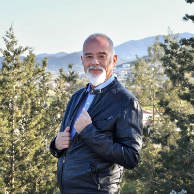 Nicos Theodosiou, Ansvarlig for Sosiale medier og Blog